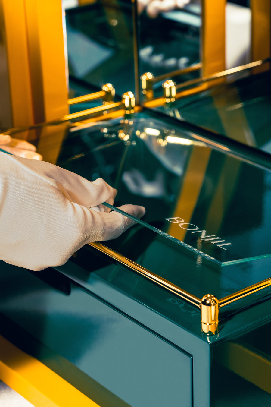 Aesthetic Alcove N°2 — Ranimer L’Éclat Collection Set