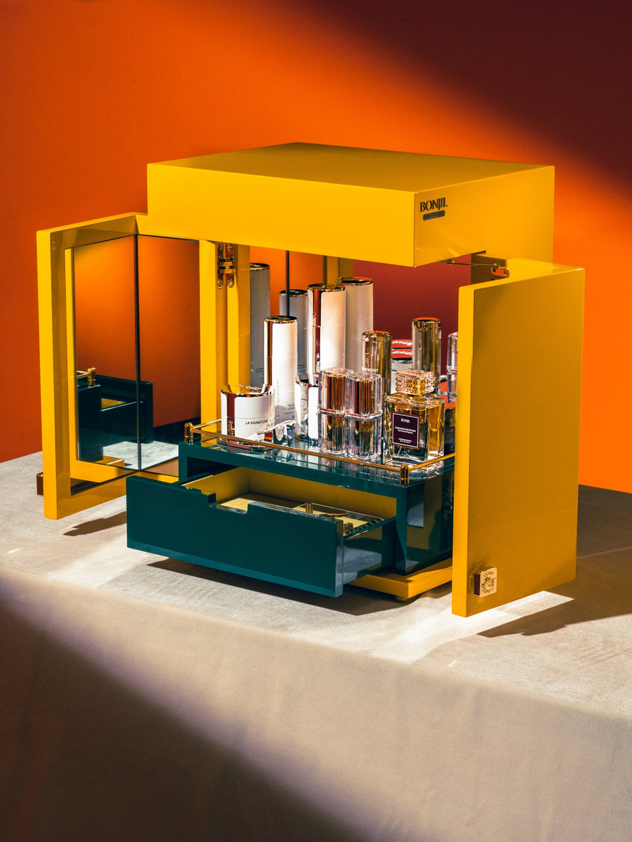 Aesthetic Alcove N°2 — La Signature Au Caviar Collection Set